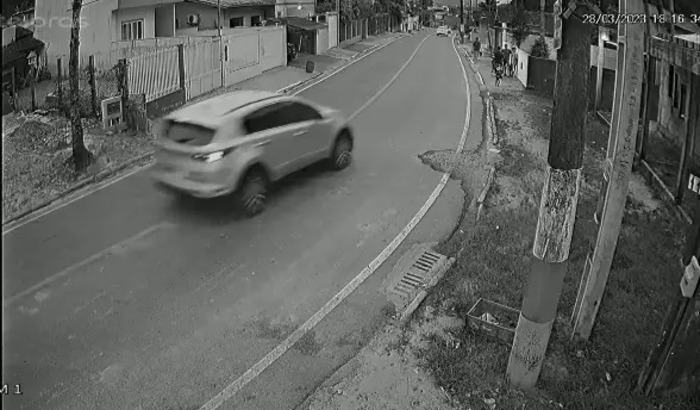 Camboriú - Morre um dos meninos que foram prensados por carro contra muro 