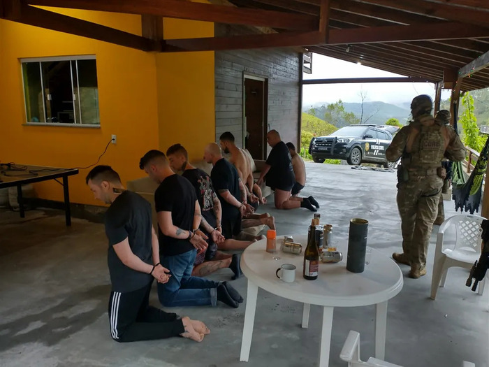 Grande Floripa - Neonazistas presos em SC e RS recrutavam jovens pela internet