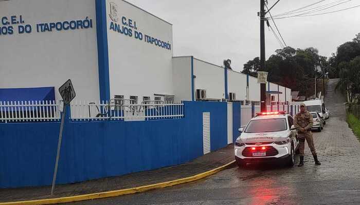 SC anuncia colocar um policial armado em cada escola estadual em até 60 dias
