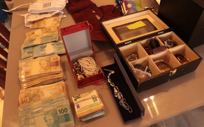 Polícia Federal sequestra mais 150 milhões de reais em bens de quadrilha que lavava dinheiro do tráfico