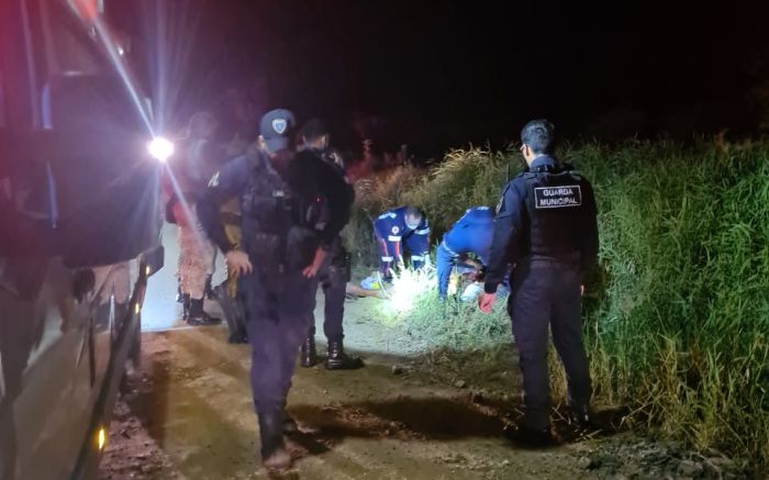Itajaí – Homem é morto com tiros no peito e na cabeça no bairro Espinheiros 