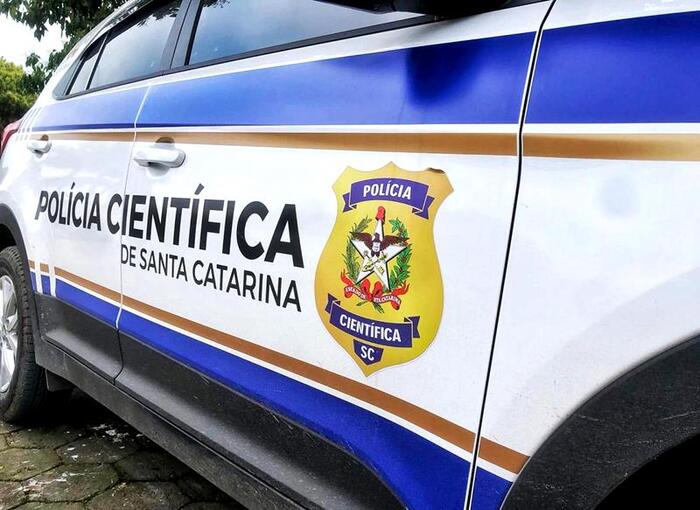 Itajaí - Corpo de mulher aparece boiando no rio Itajaí-açu no bairro Espinheiros