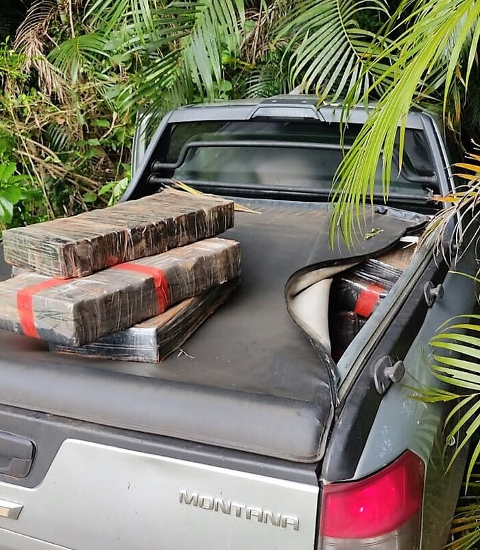 Tráfico de Drogas - Pai e filho são presos pela PRF com 462 quilos de maconha em Joinville