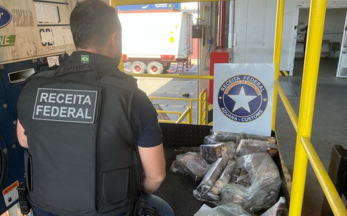 Navegantes - Contêiner de maçã carregava 35 kg de cocaína pra Barcelona