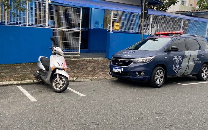 Balneário Camboriú - Menor é suspenso por ir armado à escola municipal