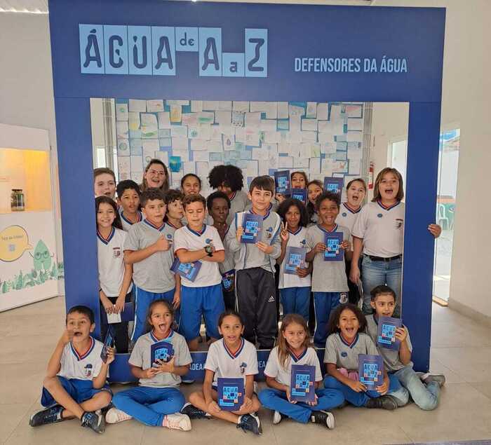 Estudantes de Penha visitam Exposição Água de A a Z em Camboriú