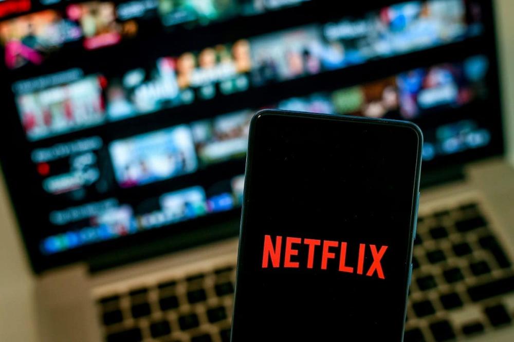 Netflix vai cobrar taxa pra compartilhar senha