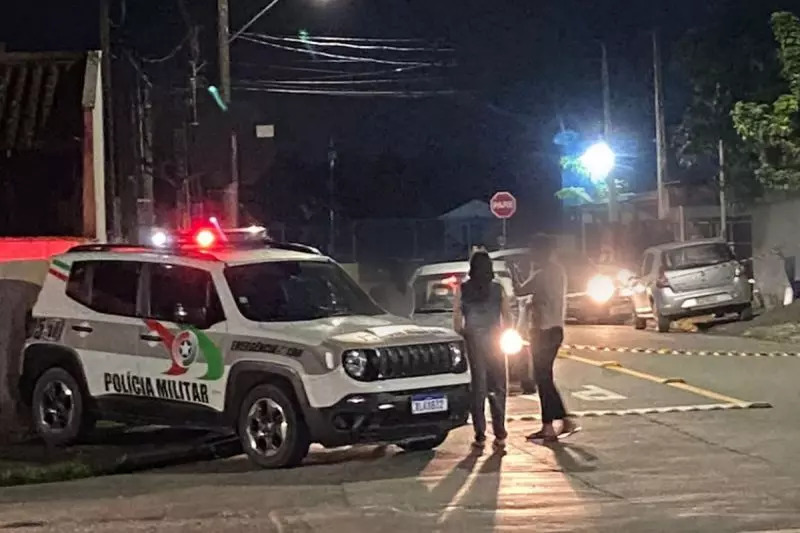 Joinville - Homem é morto a tiros no bairro Aventureiro no início da noite de ontem