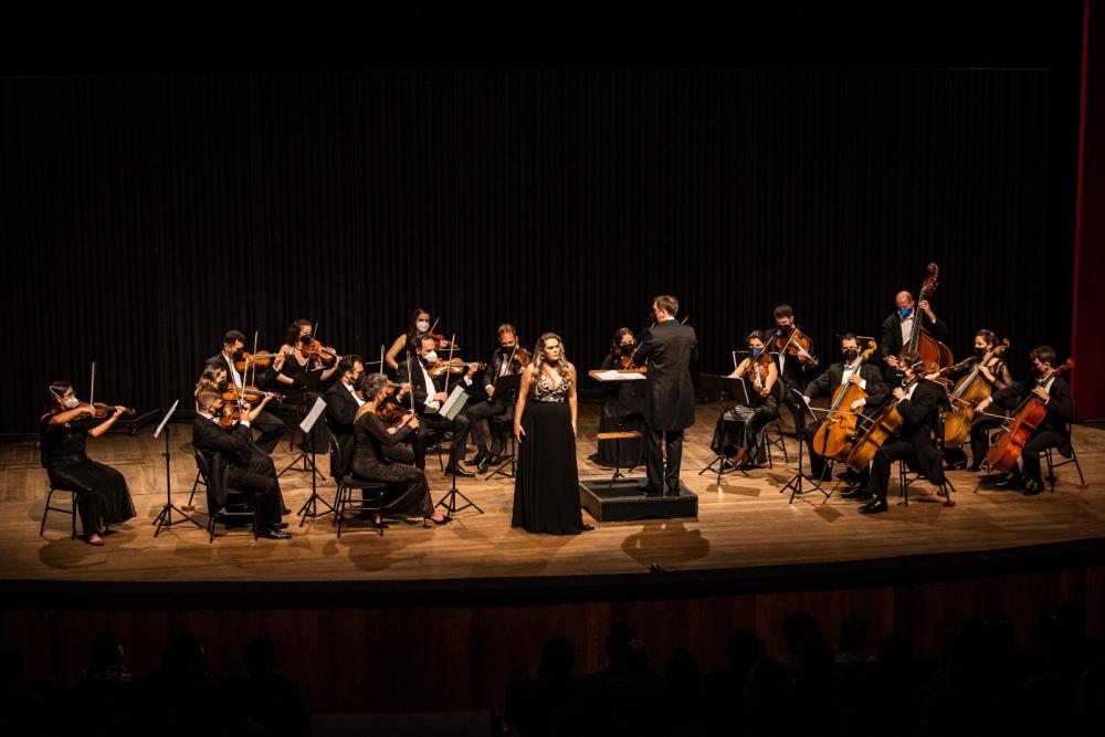 Penha - Camerata Florianópolis apresenta o espetáculo “Clássicos Populares” em Penha
