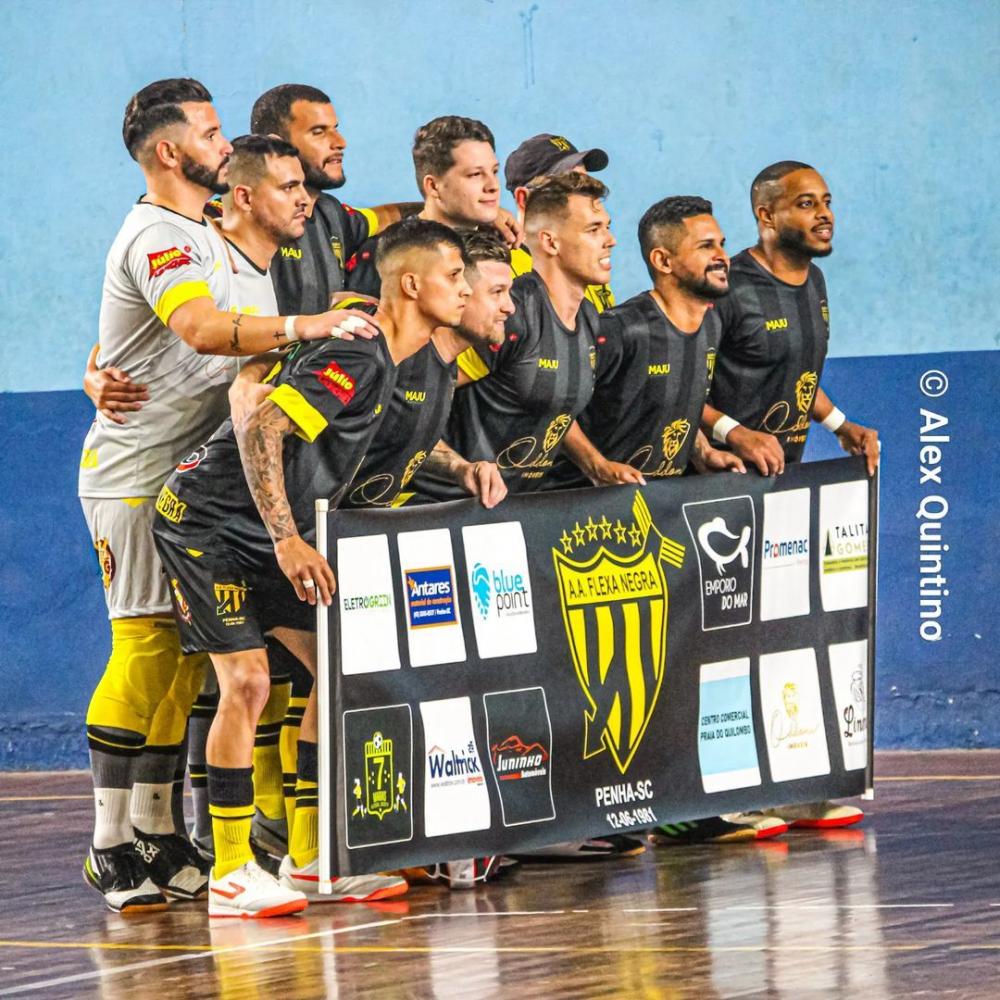 Flexa Negra e Sexta Ferino se enfrentam nas quartas-de-final do Municipal de Futsal da Primeirona