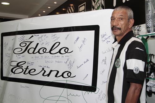 Morre Albeneir, ex-atacante do Figueirense e de várias equipes catarinenses. 