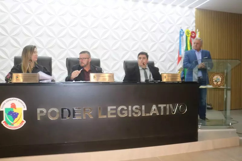 Novo prefeito toma posse em Balneário Barra do Sul