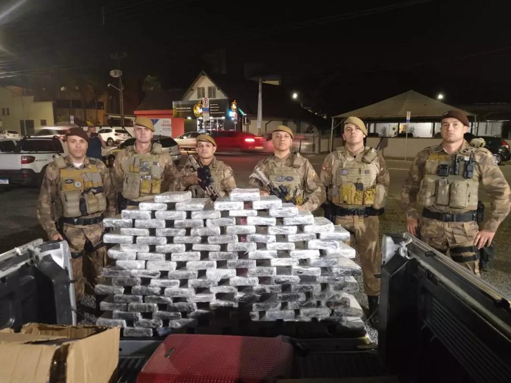 Homem é preso com mais de 100kg de cocaína em Jaraguá do Sul