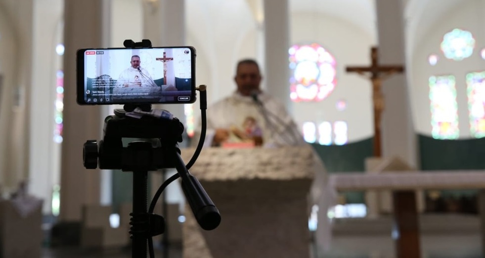 Coronavírus: Igreja Católica decide não realizar missas com fiéis para evitar aglomerações