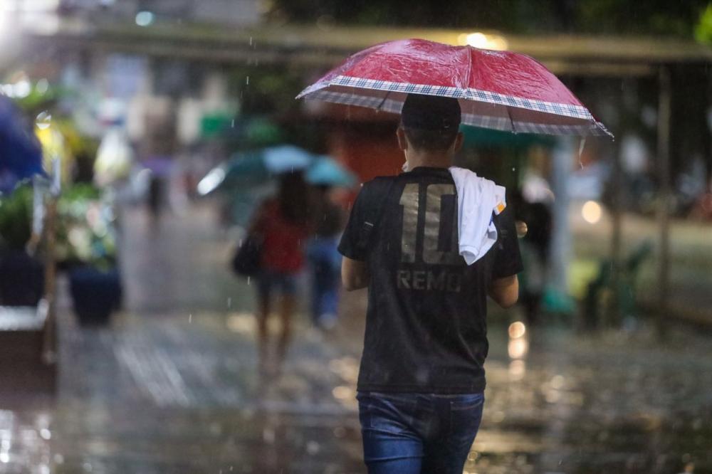 Ciclone deve atingir litoral de SC com ventos de até 115 km/h