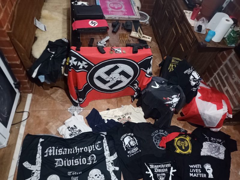 Operação interestadual de combate ao neonazismo é deflagrada em SC e outros 3 estados