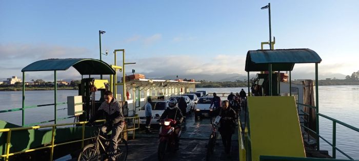 Itajaí/Navegantes - Serviço da balsinha da Barra do Rio é normalizado