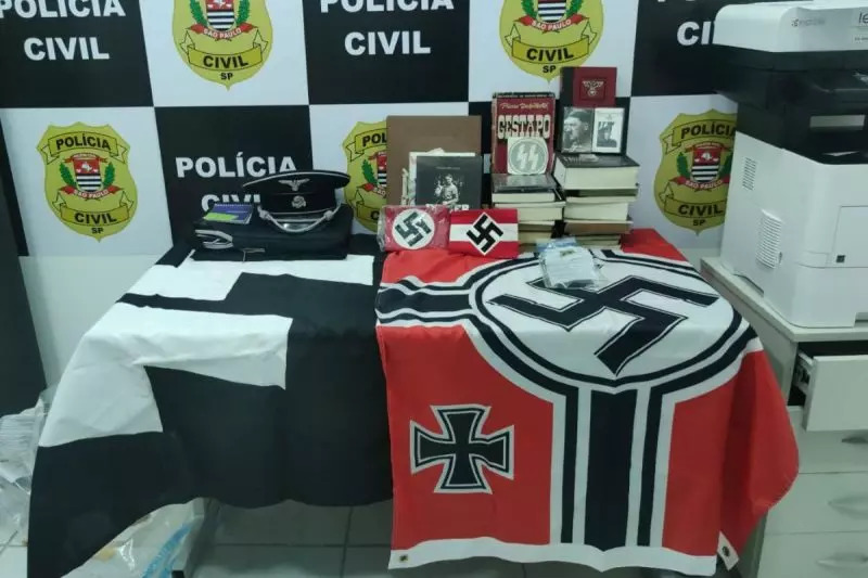 Servidor público de Joinville é um dos investigados em operação contra grupos neonazistas