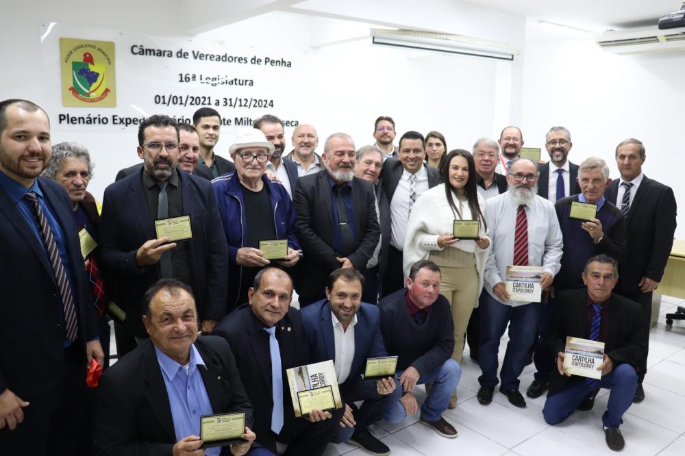 Câmara de Penha comemora aniversário do município em reunião solene