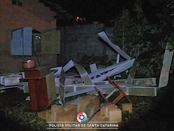 Barra Velha: Usuário de drogas é detido após promover quebra-quebra e botar fogo em residência