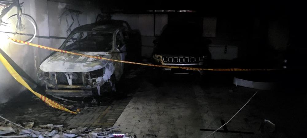 Porto Belo – Incêndio em garagem destrói veículos em prédio na Rua Leonor Baron