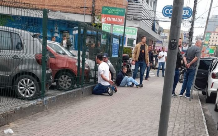 Itajaí - Bando do “bilhete premiado” é preso no Centro da cidade