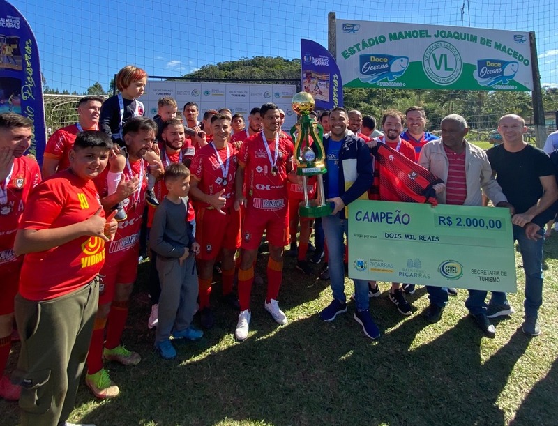 Balneário Piçarras – Real Charme é campeão Municipal de Futebol de Campo