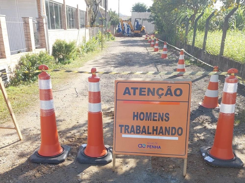 Obras do sistema de esgoto de Penha vai melhorar qualidade de vida dos moradores 