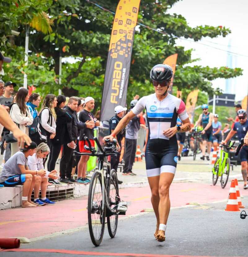 Triatleta de Penha conquista primeiro lugar no GP Winter em Balneário Camboriú