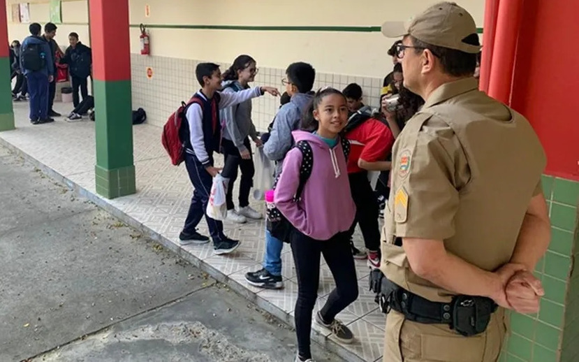 Câmara de Penha aprova convênio para a guarda armada nas escolas