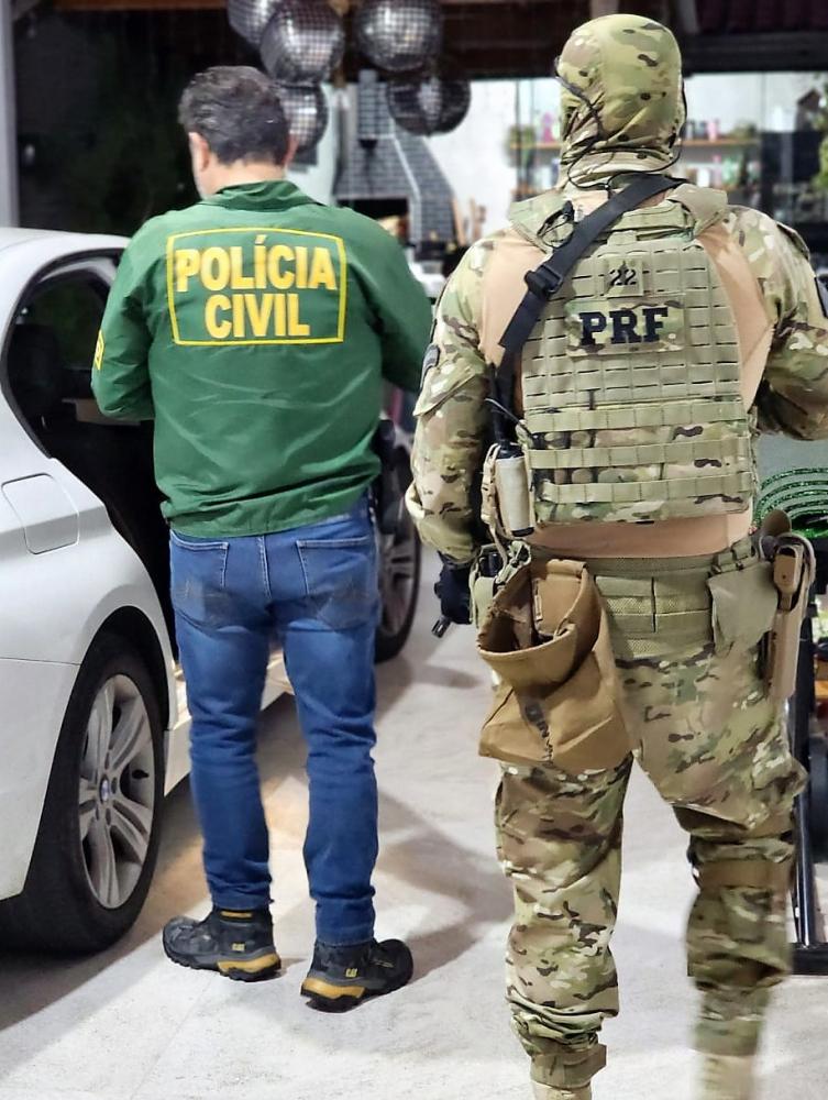 PRF e GAECO fazem contra facção criminosa em Itajaí, Balneário Piçarras, Barra Velha e Penha