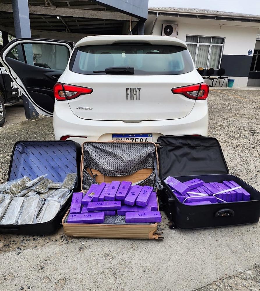 Itajaí – Mulher é presa com 108 quilos de maconha na BR-101