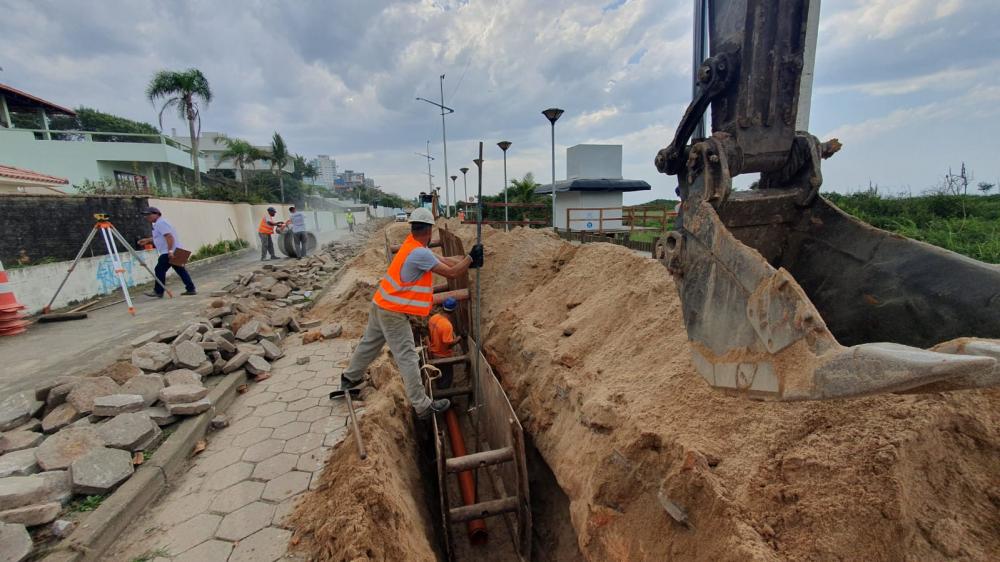 Balneário Piçarras expande a cobertura de esgoto na região central
