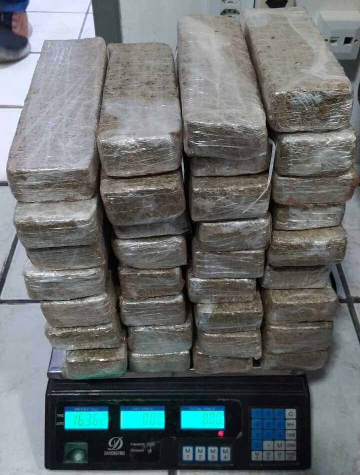Barra Velha – Casal é preso com 16 quilos de maconha na BR-101