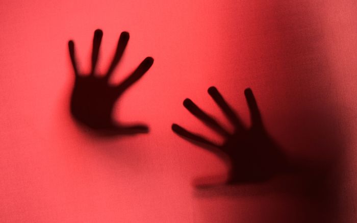 Itapema - Adolescente é estuprada pelo namorado na casa da família
