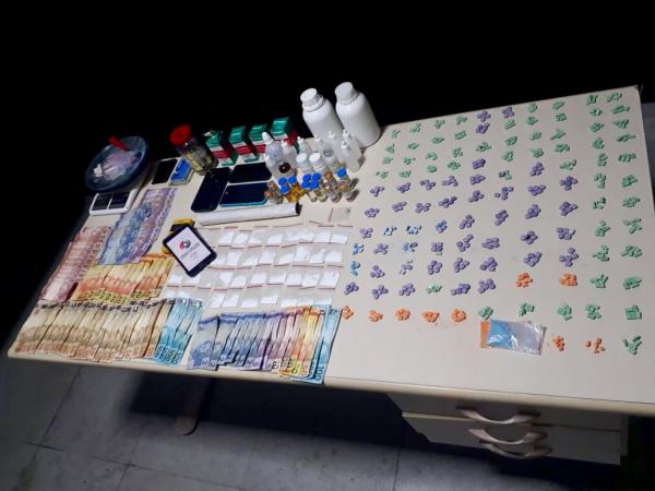 Festança: Trio é preso com drogas durante festa de aniversário no bairro Porto Escalvados em Navegantes
