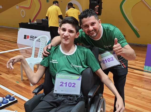 Paratleta penhense conquista medalha de ouro em etapa regional das Paralimpíadas Escolares em São Paulo