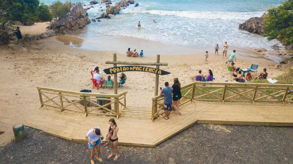 Penha - Praia da Paciência recebe novo equipamento turístico com acessibilidade